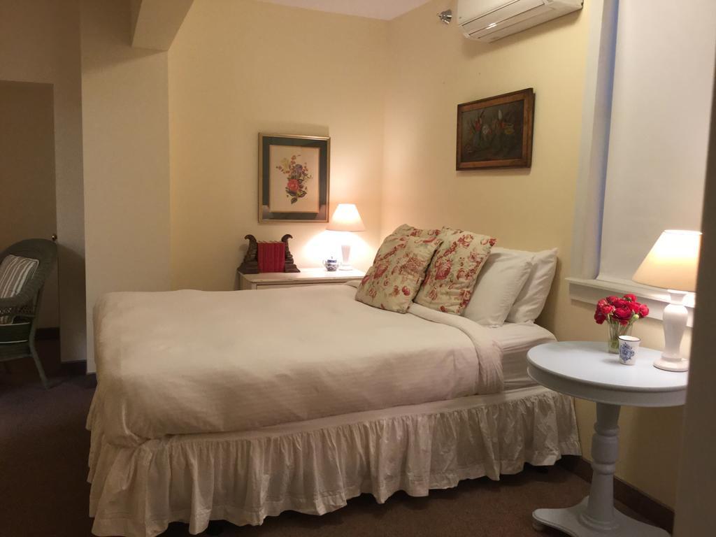 The Beach Rose Inn Уелс Екстериор снимка